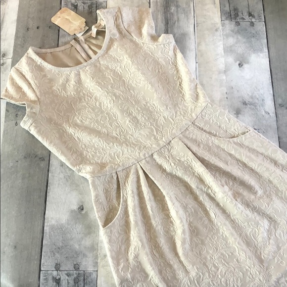 Dress - Picture 2 of 6